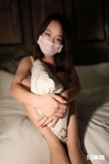 情侣在宾馆